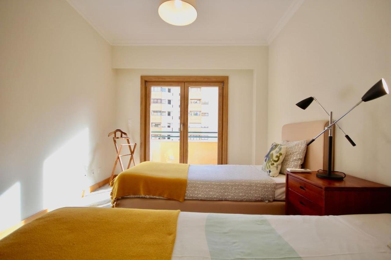 Cozy Red Telheiras Lisbon