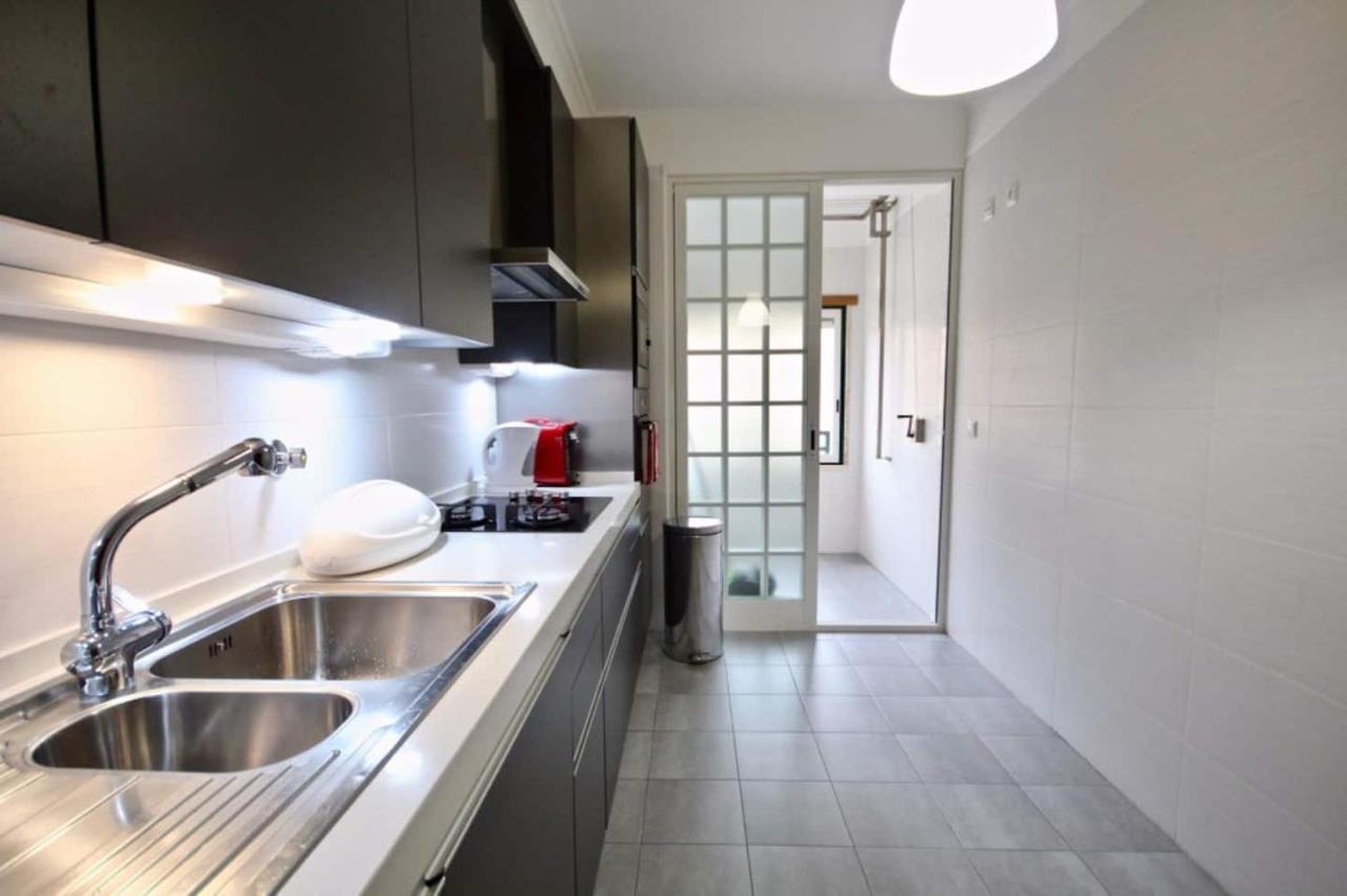 Cozy Red Telheiras Apartment Lisbon