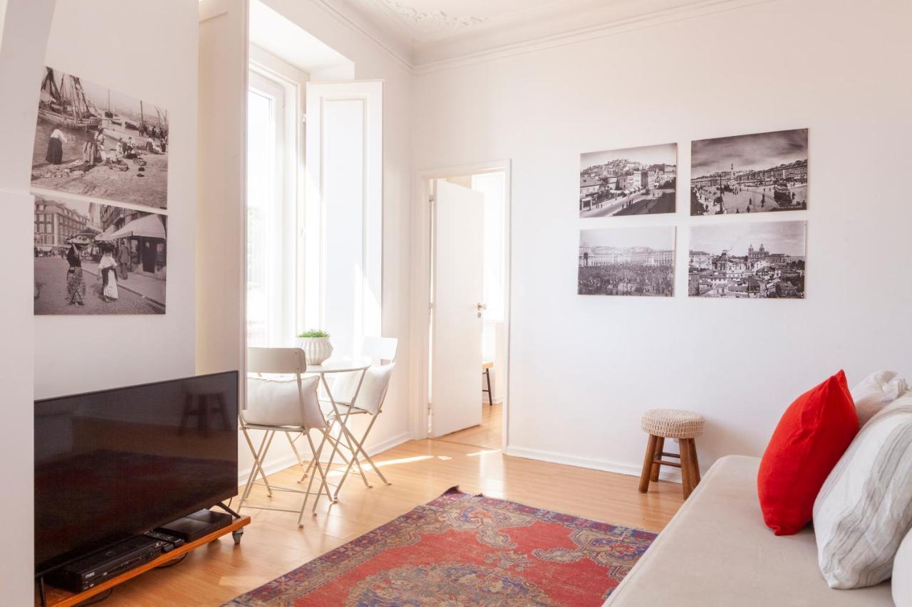 Apartment Alfama Scenic View: Charming 19th Century Lisbon