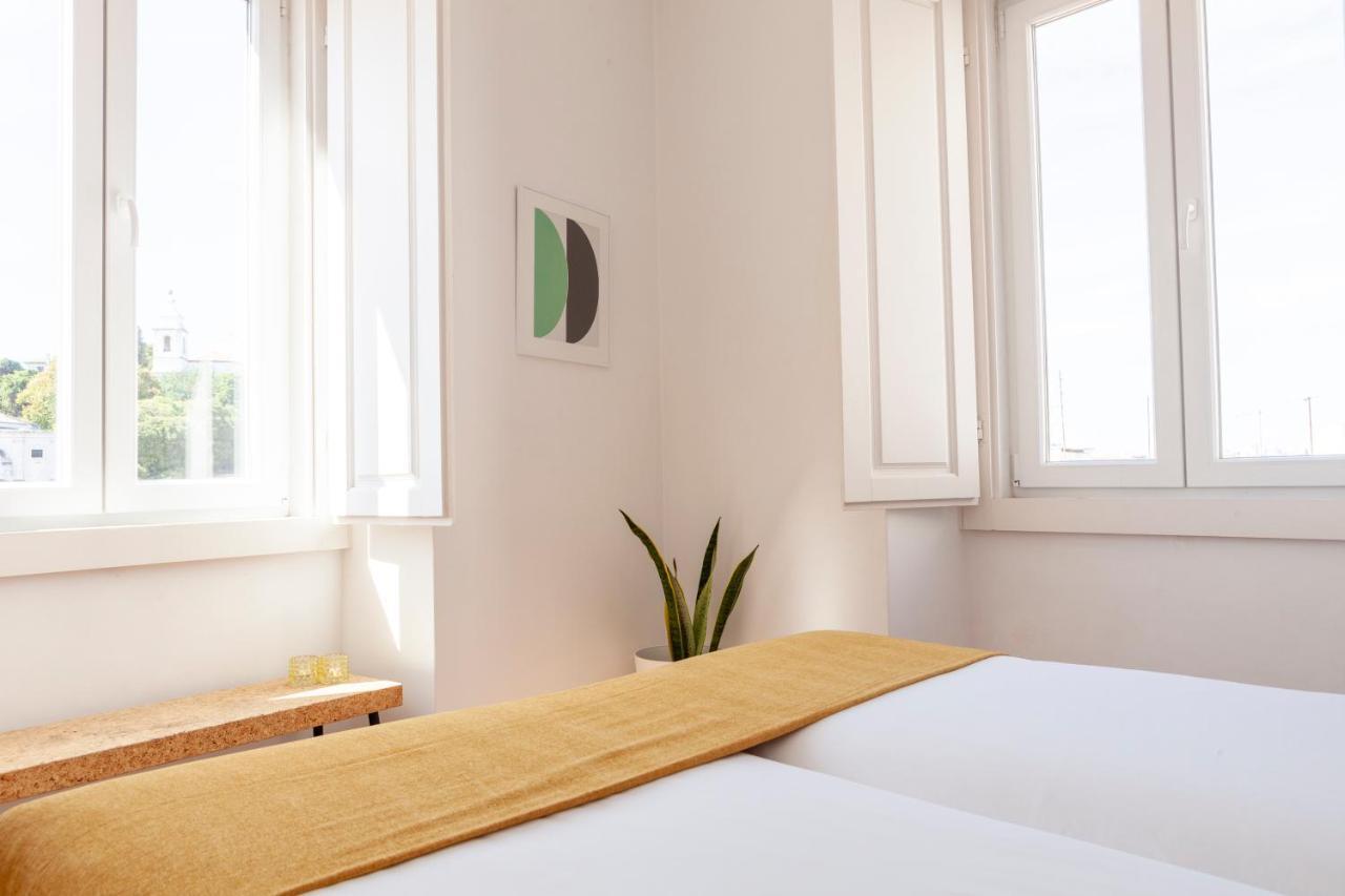 Alfama Scenic View: Charming 19th Century Apartment *