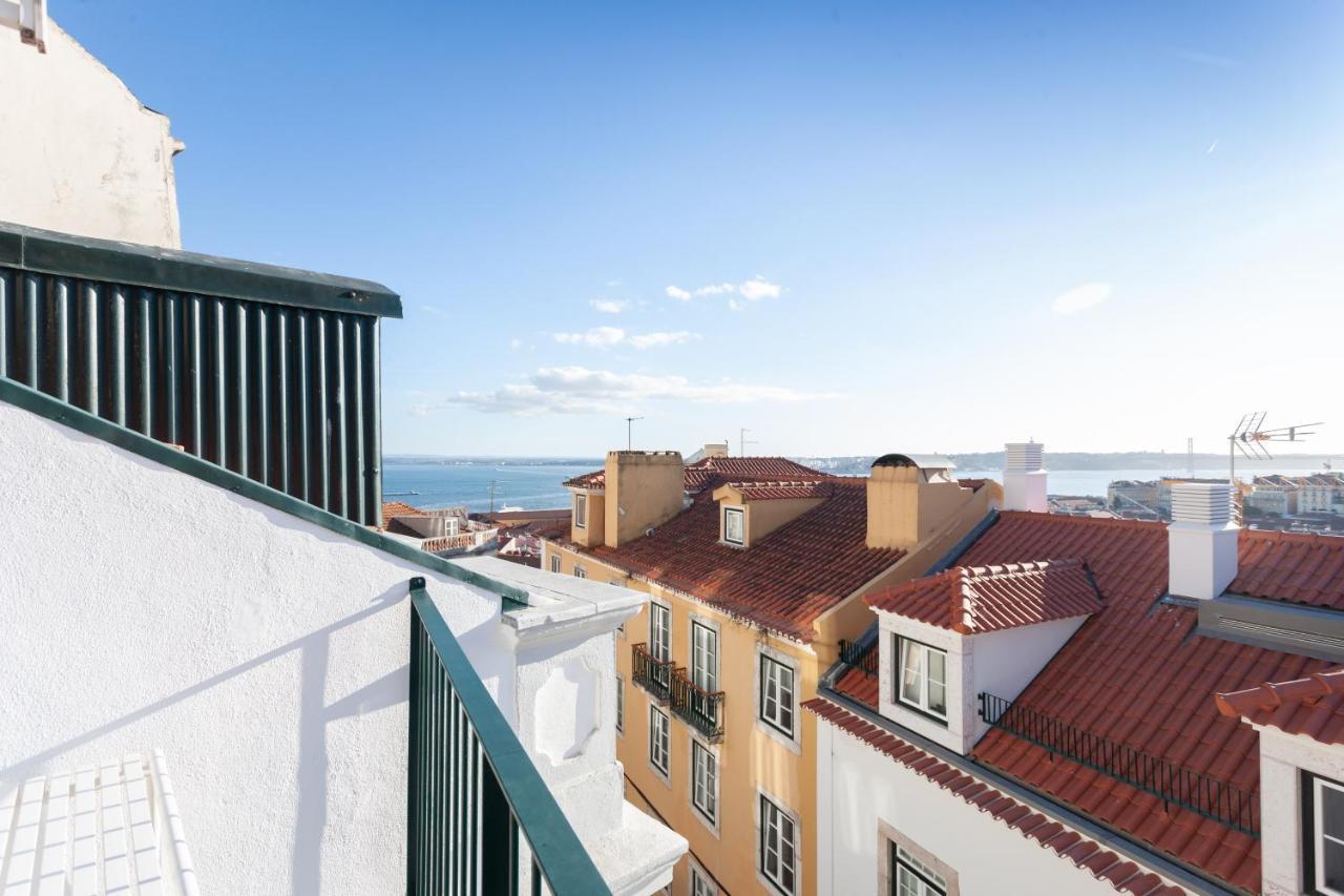 Alfama Charming With Amazing River View And Terrace Apartamento
