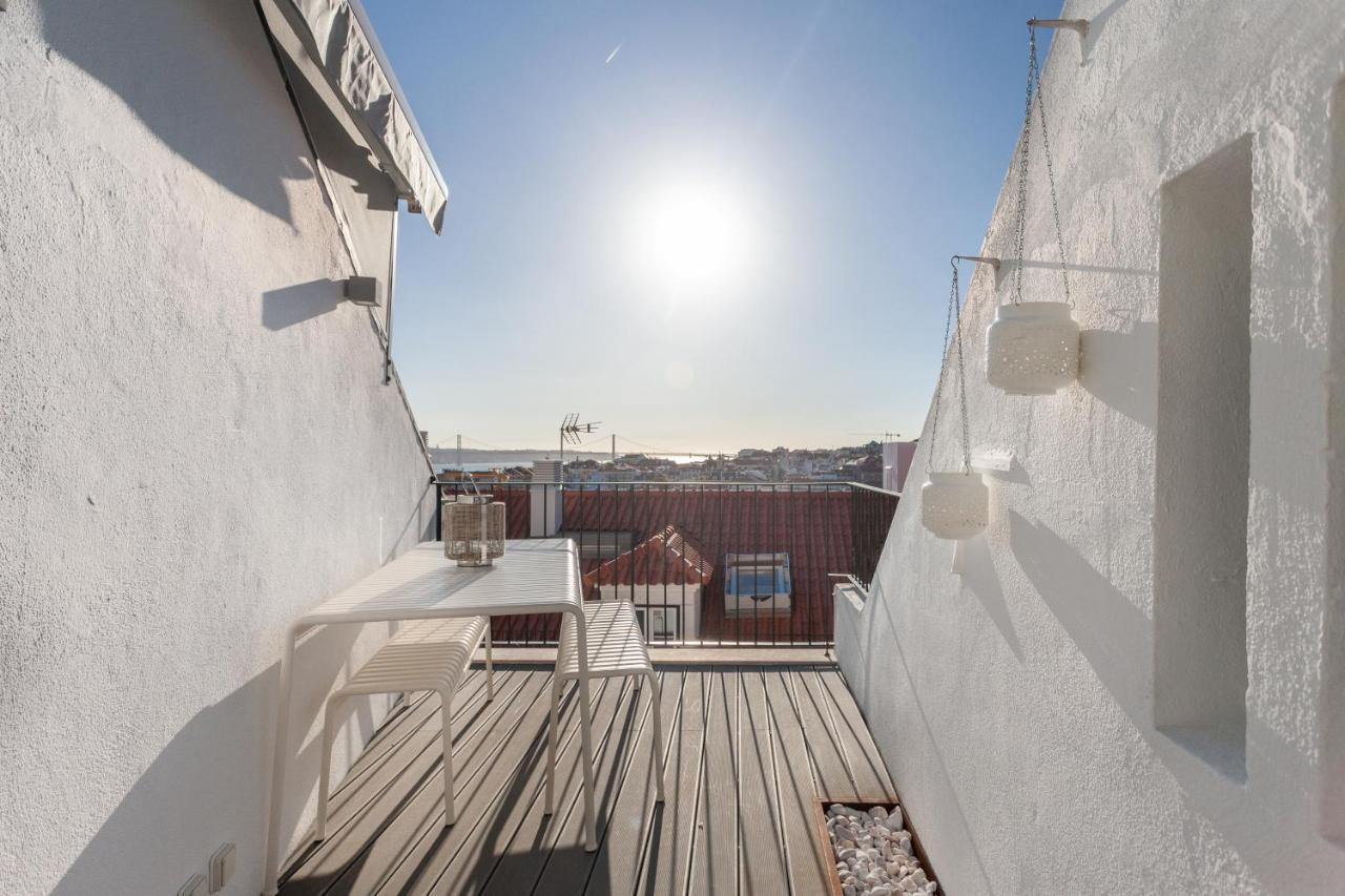 Alfama Charming With Amazing River View And Terrace Apartamento