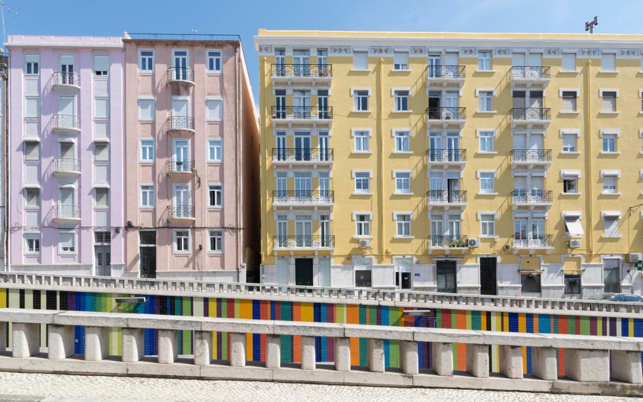 Rainbow Wall Loft * Lisbon