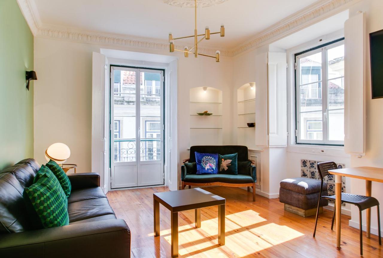 Spacious, Bright And Newly Renovated 2 Bedroom Apartment, Historical Center, Madragoa Apartment Lisbon