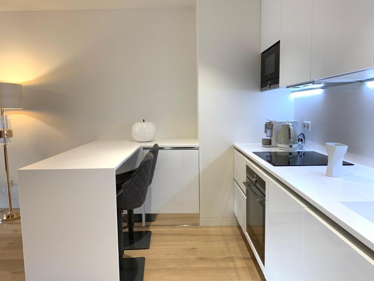 New!! Luxury Avenida Da Liberdade Flat- With Rooftop And Pool Apartment Lisbon