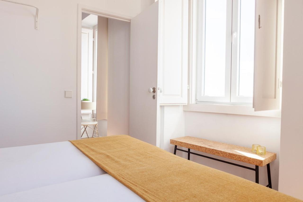 Alfama Scenic View: Charming 19th Century Apartment *