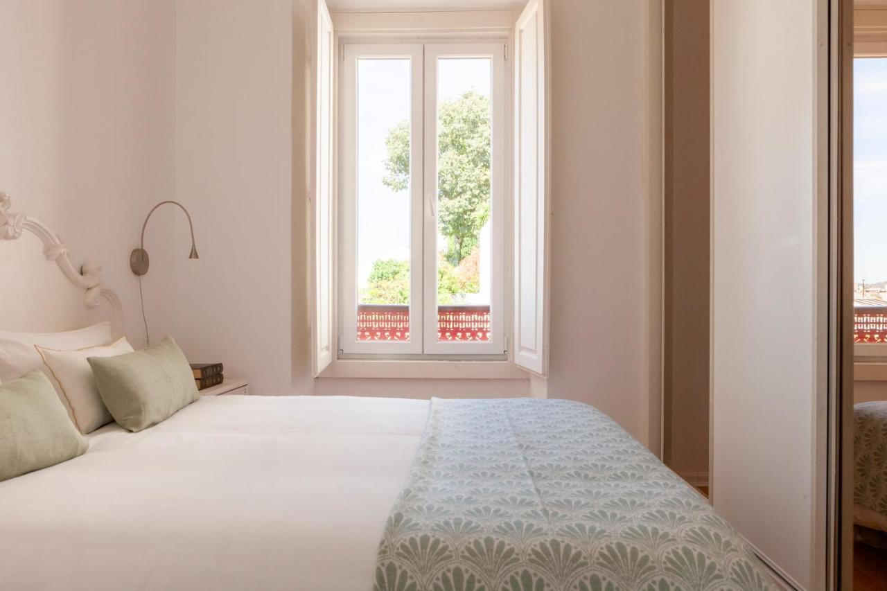 Alfama Scenic View: Charming 19th Century Lisbon