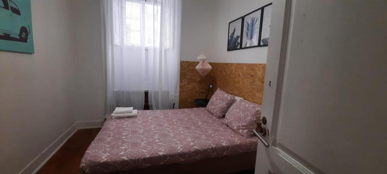Sunny Terrace Apt, Close To Downtown! 2 Bedroom Flat Apartment *