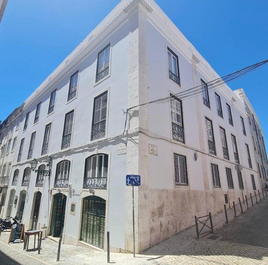 Apartment Beautiful And Stylish 5br In The Heart Of Chiado Lisbon
