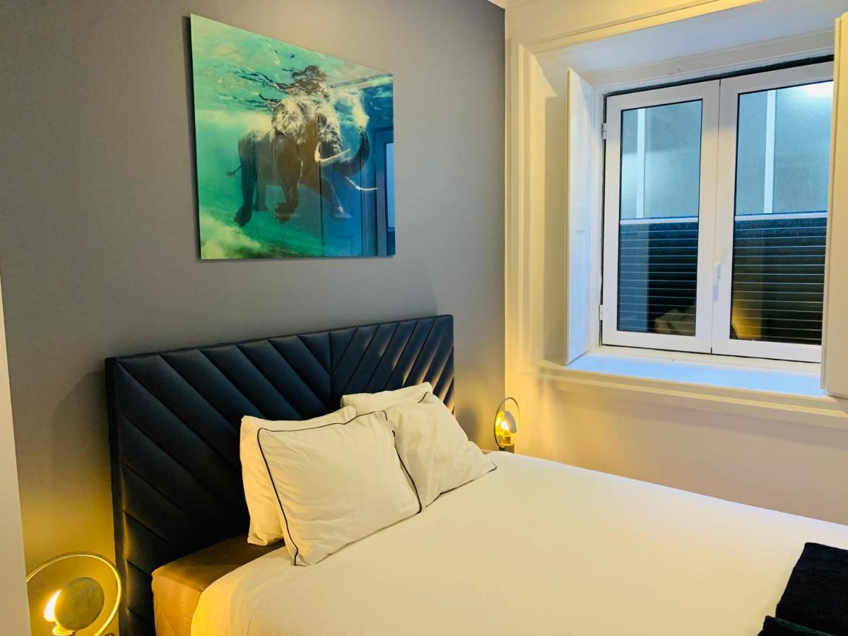 Spacious 1 Bedroom With A Parking Spot In Chiado *