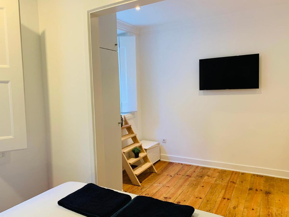 Spacious 1 Bedroom With A Parking Spot In Chiado * Lisbon