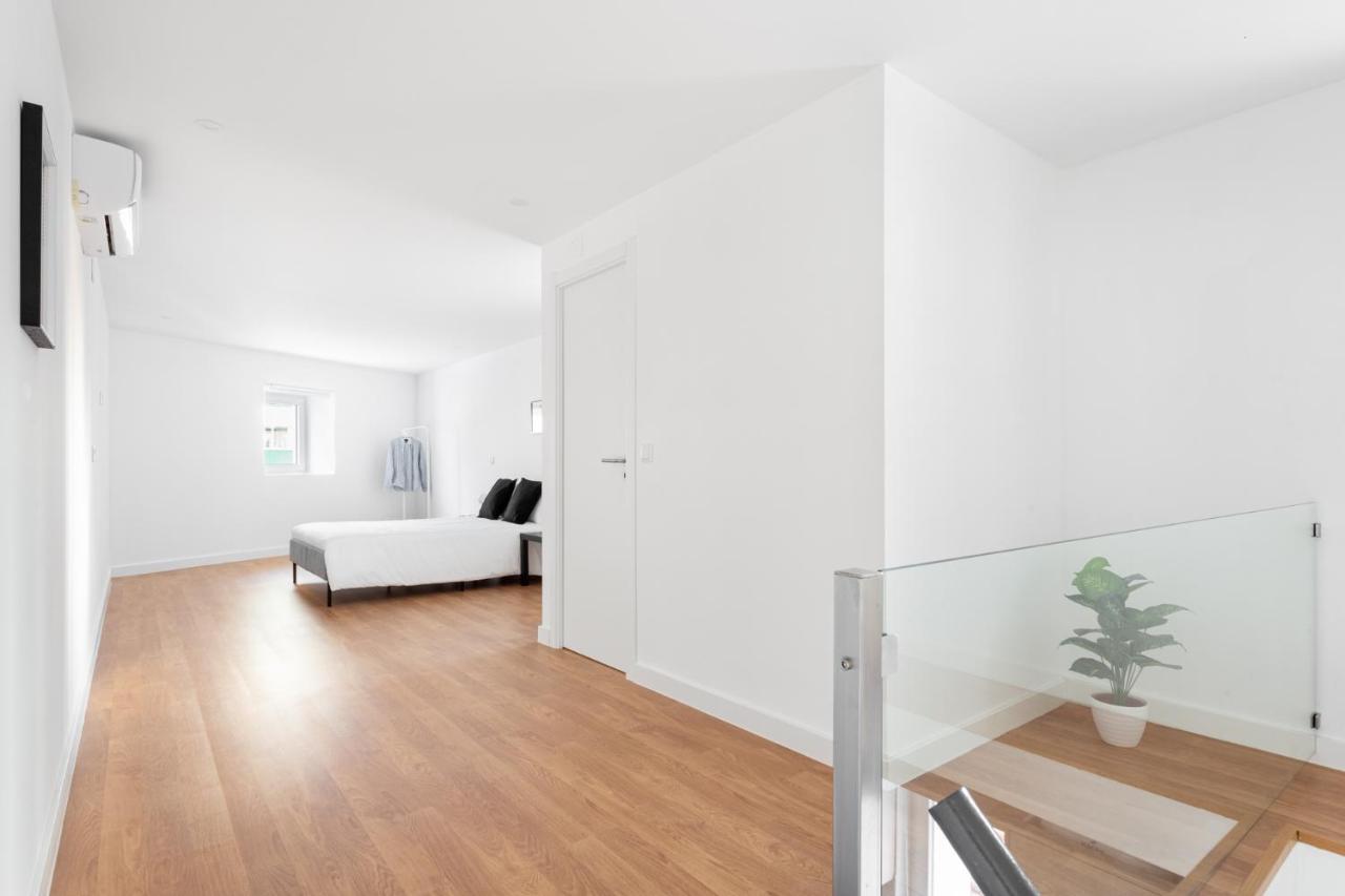 Altido Stylish 2-level Flats Near Ajuda Palace Lisbon
