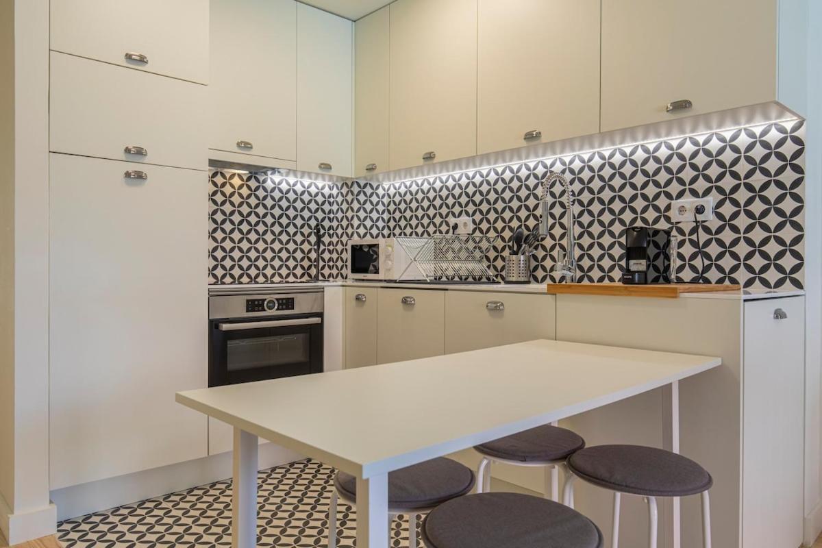 Apartment Joao Da Mata 2 Bedroom With Pool By Innkeeper