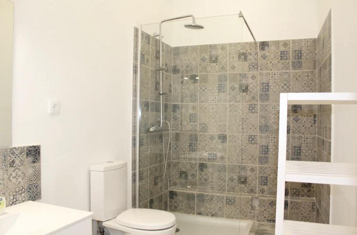 Beautiful 2br High Ceiling/50m From Timeout Market Apartamento Lisboa