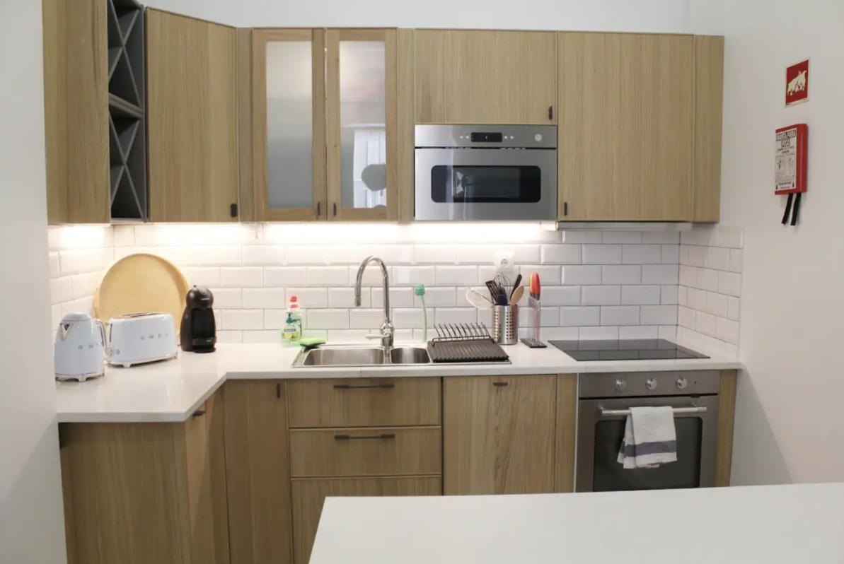 Beautiful 2br High Ceiling/50m From Timeout Market * Lisboa