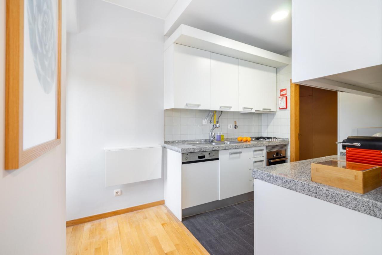 Whome Ajuda 31 Premium W/ Elevator & Parking Apartment