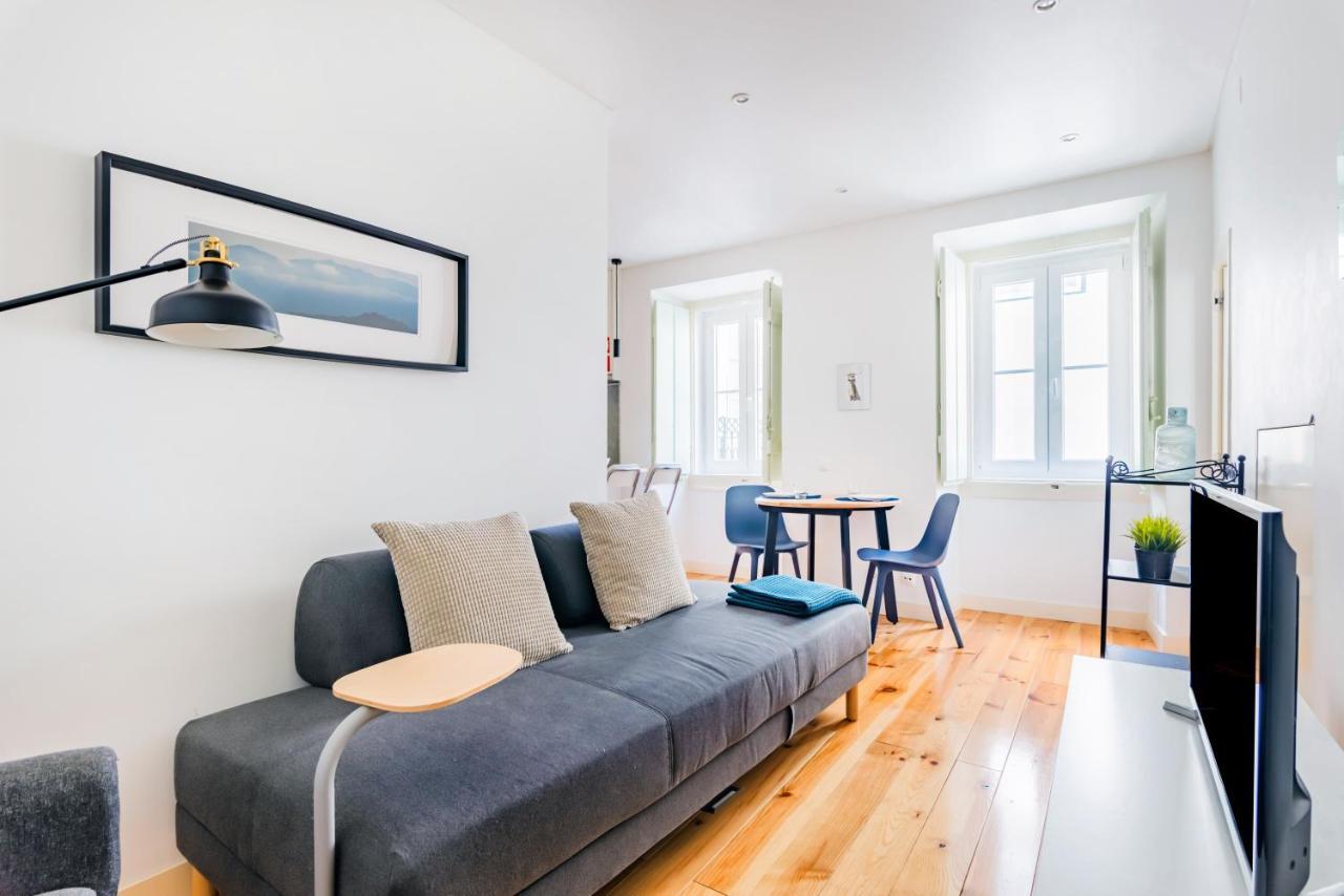 Romantic Alfama Getaway Apartment Lisbon