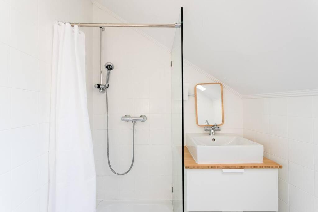 Apartment Principe Real Beautiful Studio Lisbon