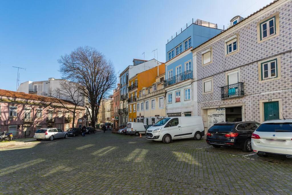 Principe Real Beautiful Studio Apartment Lisbon