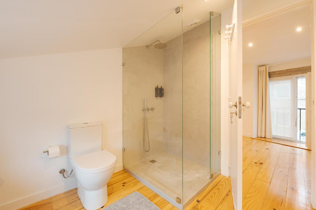 The Yellow House Spacious Duplex In Prazeres District Lisbon