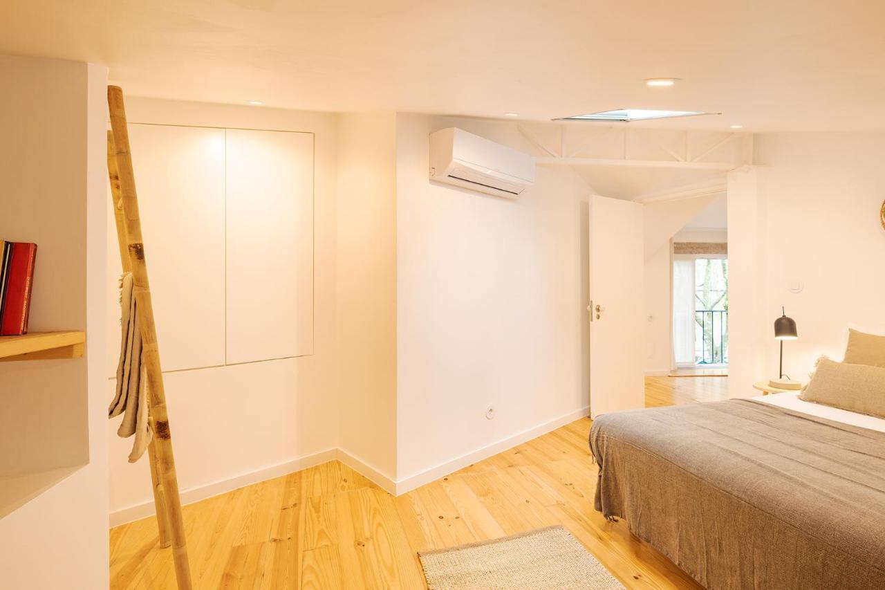 Apartment The Yellow House Spacious Duplex In Prazeres District *