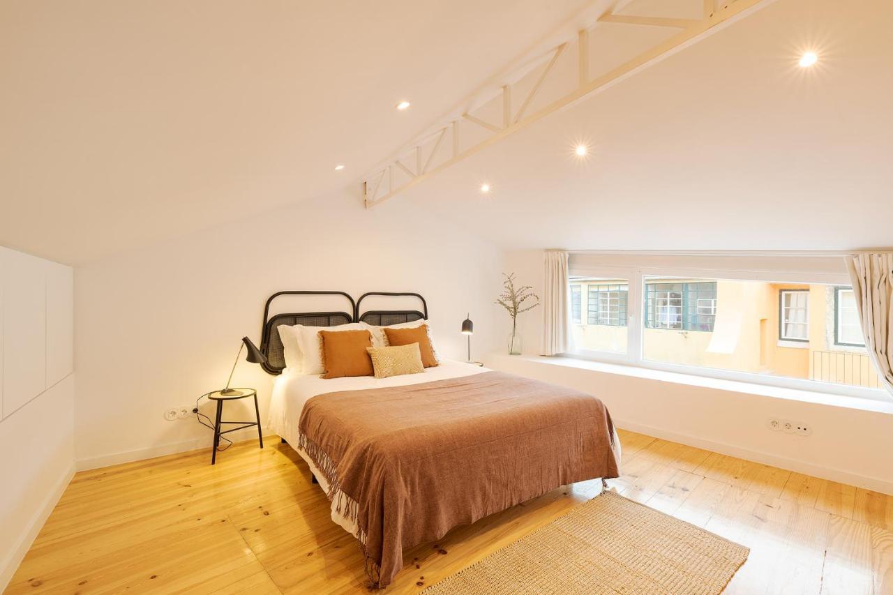 The Yellow House Spacious Duplex In Prazeres District Lisbon