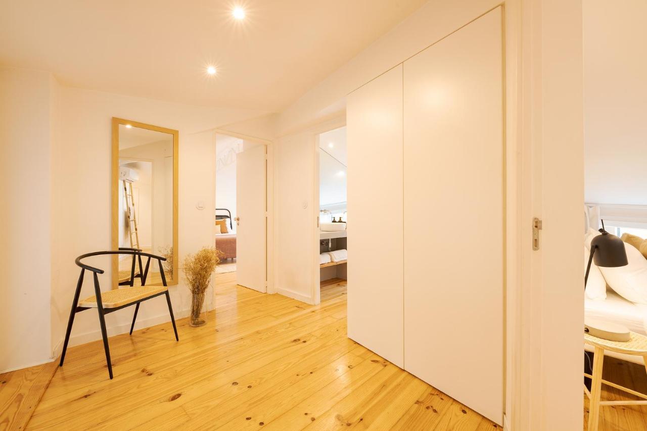 The Yellow House Spacious Duplex In Prazeres District Apartment