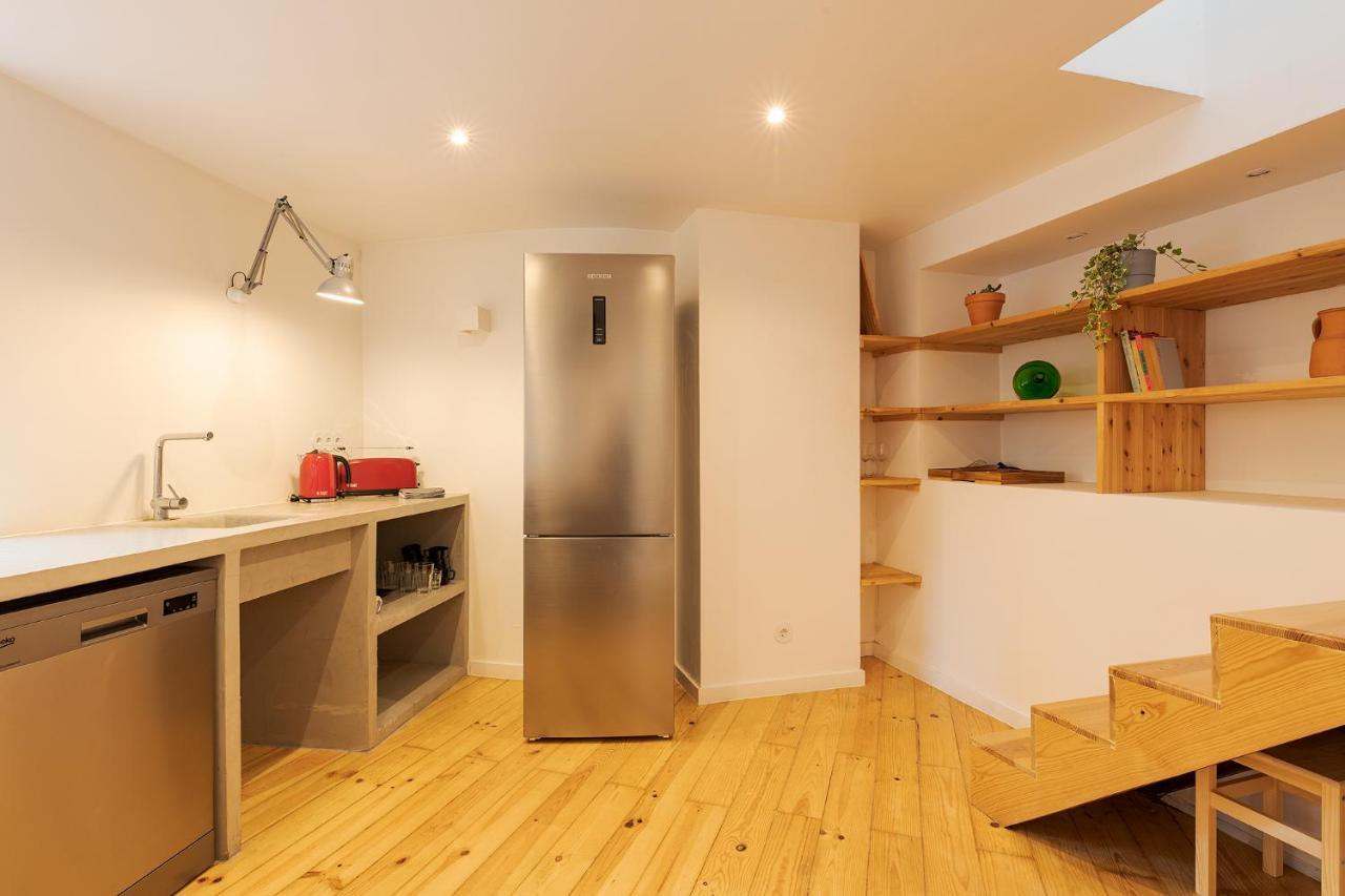 The Yellow House Spacious Duplex In Prazeres District Apartment