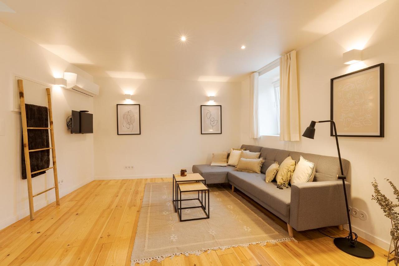 The Yellow House Spacious Duplex In Prazeres District Apartment