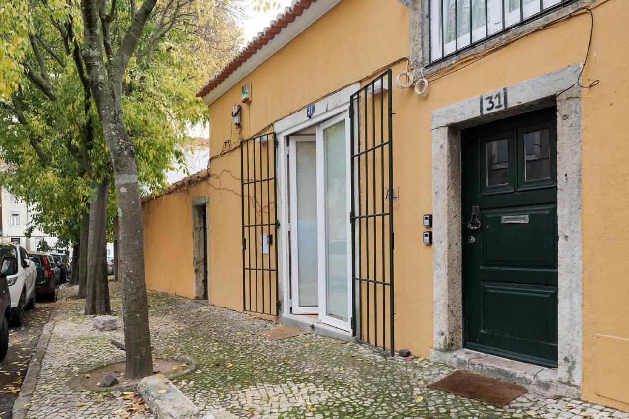 The Yellow House Spacious Duplex In Prazeres District Apartment Lisbon