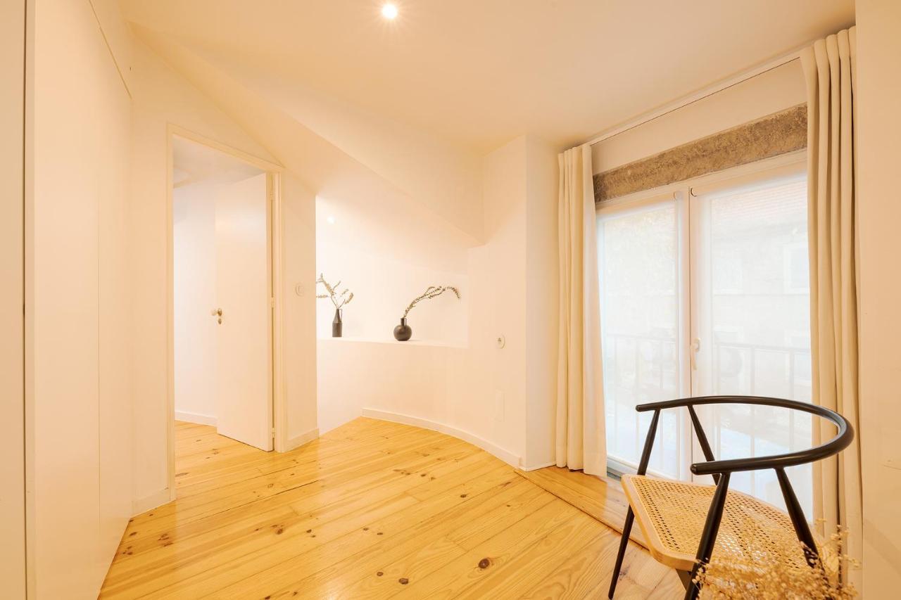 Apartment The Yellow House Spacious Duplex In Prazeres District *