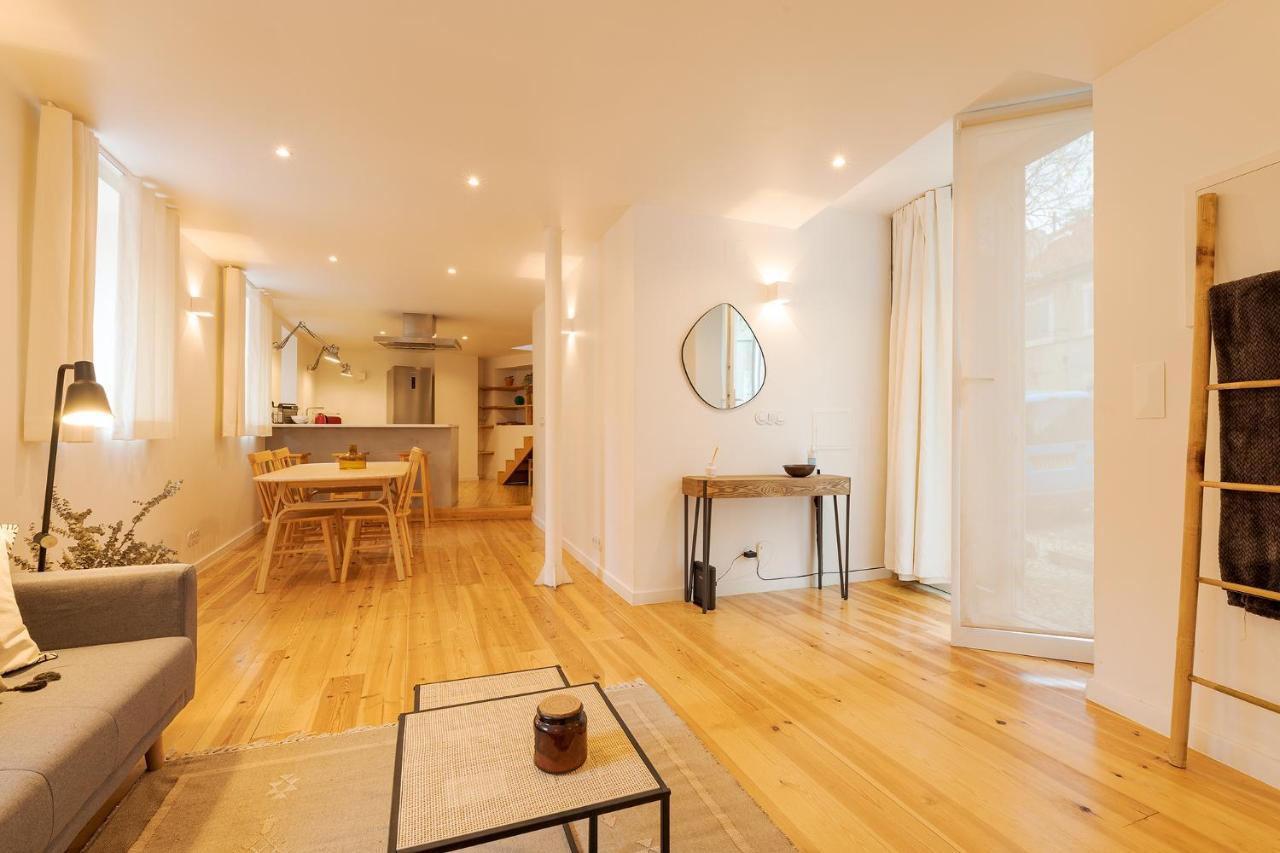 The Yellow House Spacious Duplex In Prazeres District Apartment