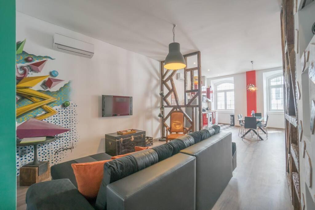Cais Do Sodre - Nearby Pink Street, Time Out Market By Ld