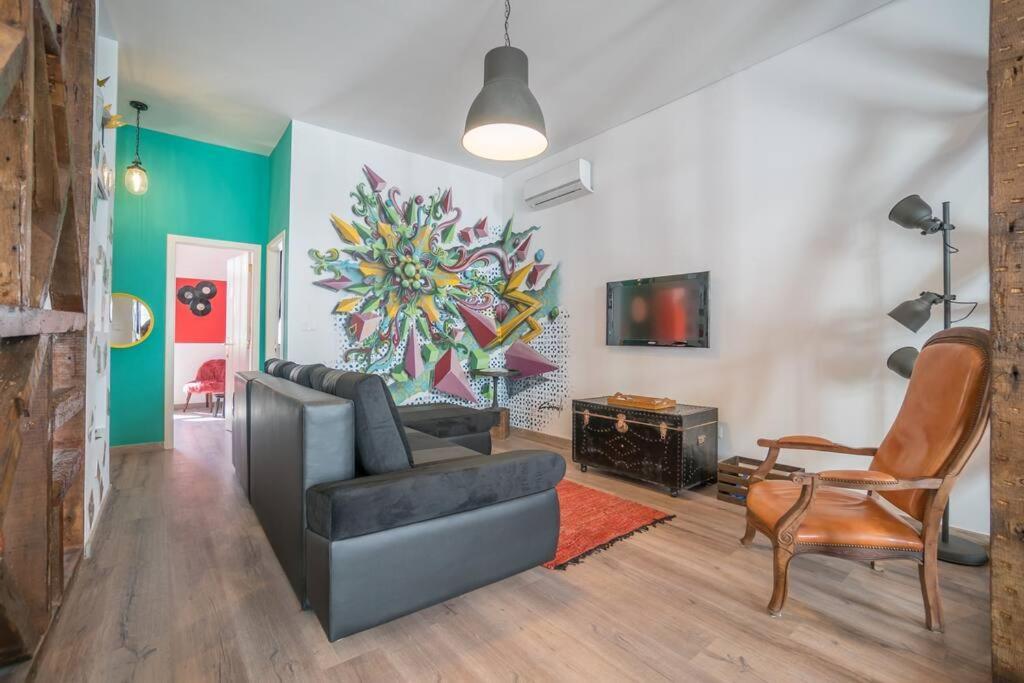 Cais Do Sodre - Nearby Pink Street, Time Out Market By Ld * Lisbon