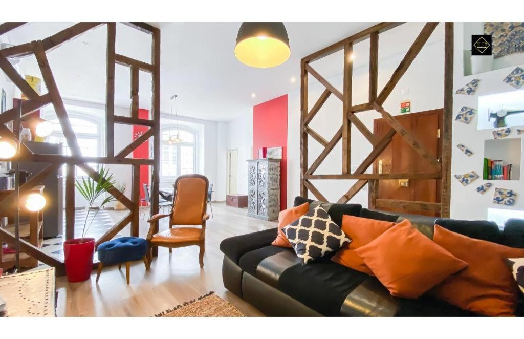 Cais Do Sodre - Nearby Pink Street, Time Out Market By Ld * Lisbon