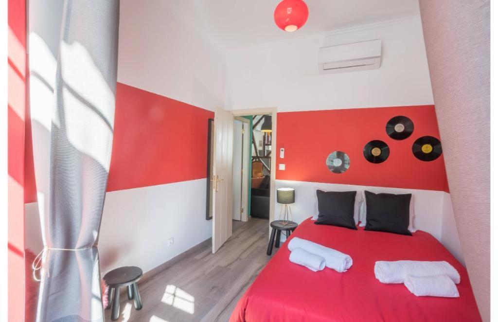 Cais Do Sodre - Nearby Pink Street, Time Out Market By Ld *