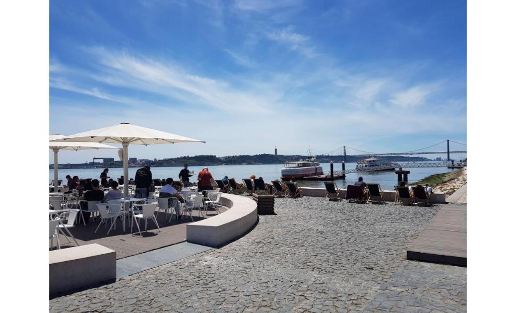 Cais Do Sodre - Nearby Pink Street, Time Out Market By Ld *