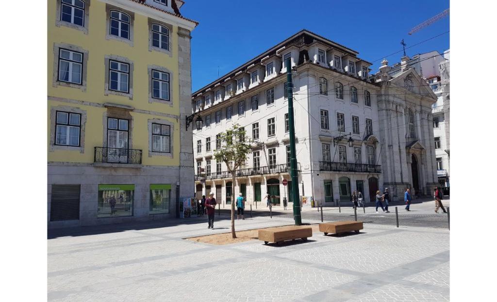 Cais Do Sodre - Nearby Pink Street, Time Out Market By Ld * Lisbon