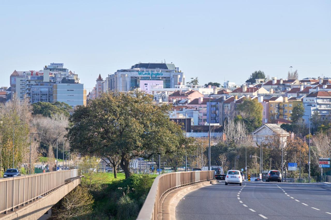 Apartment Charming 3br W/ Patio, By Timecooler Lisbon
