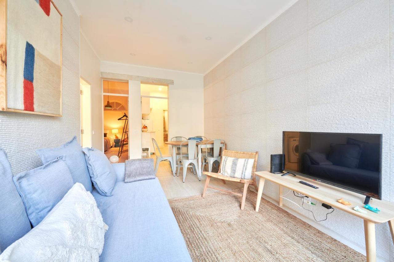 Apartment Charming 3br W/ Patio, By Timecooler