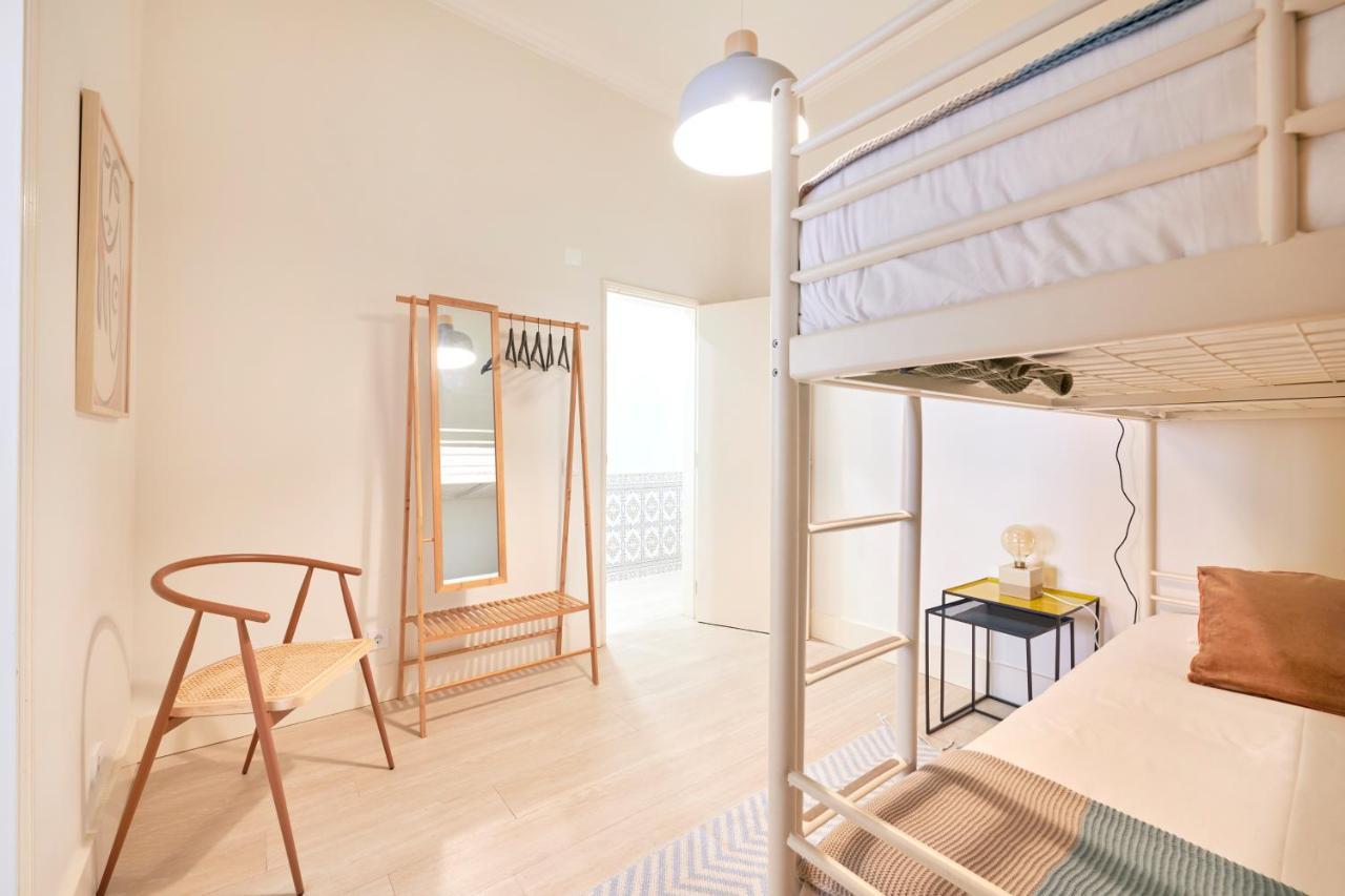 Charming 3br W/ Patio, By Timecooler Lisbon