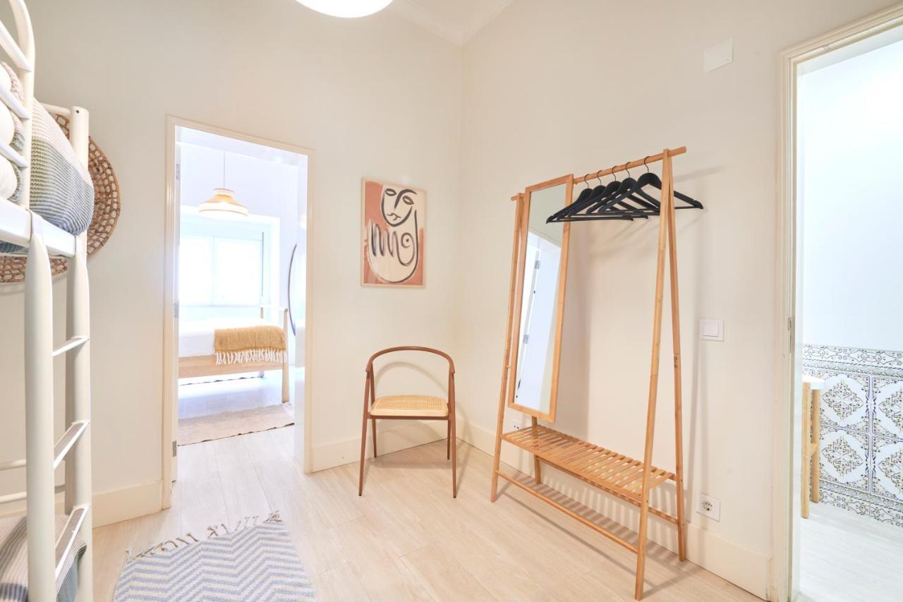 Charming 3br W/ Patio, By Timecooler