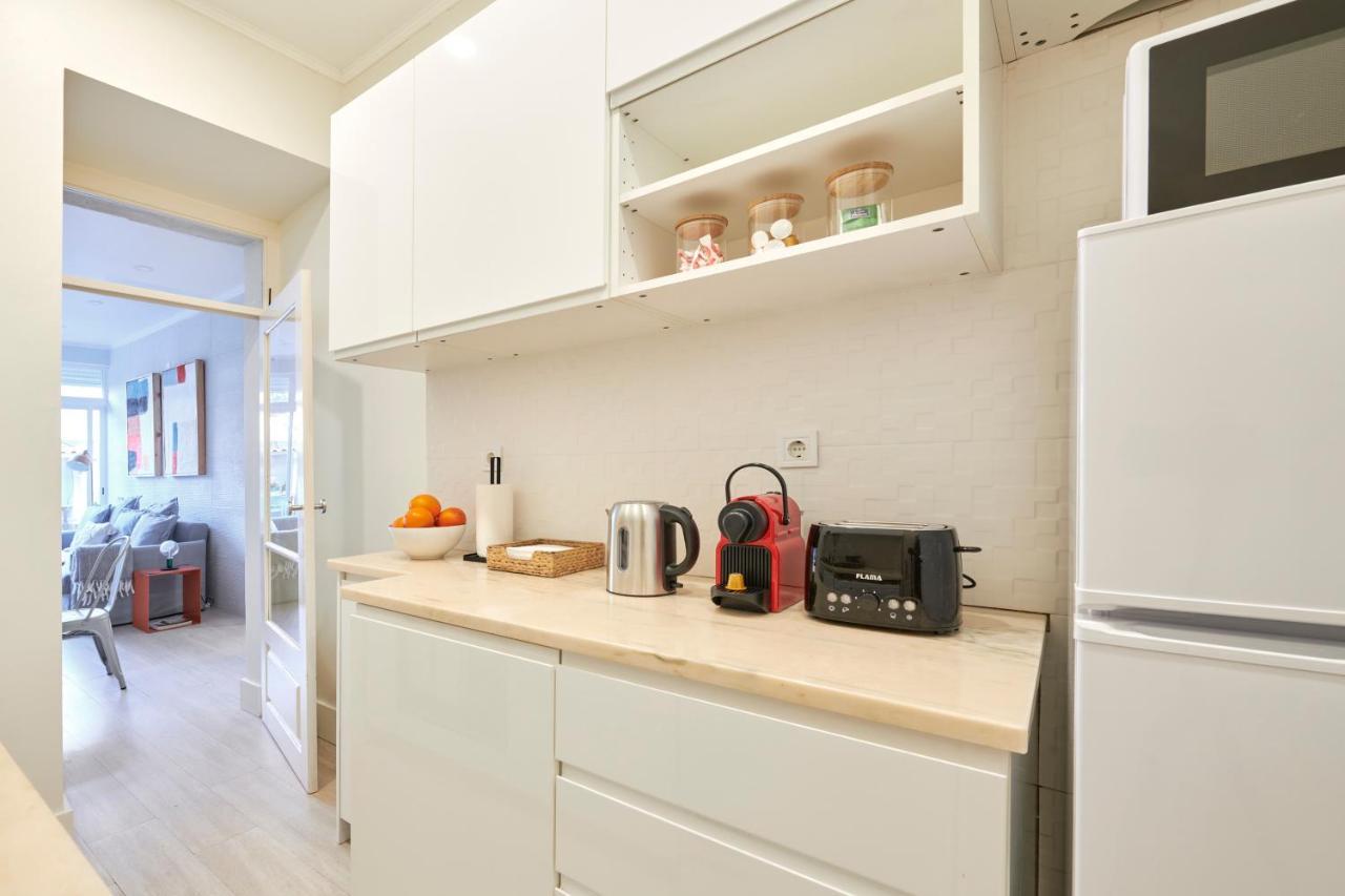 Apartment Charming 3br W/ Patio, By Timecooler *