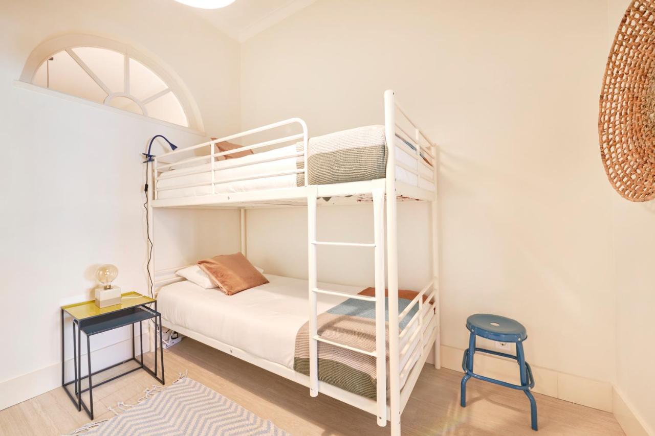 Apartment Charming 3br W/ Patio, By Timecooler Lisbon