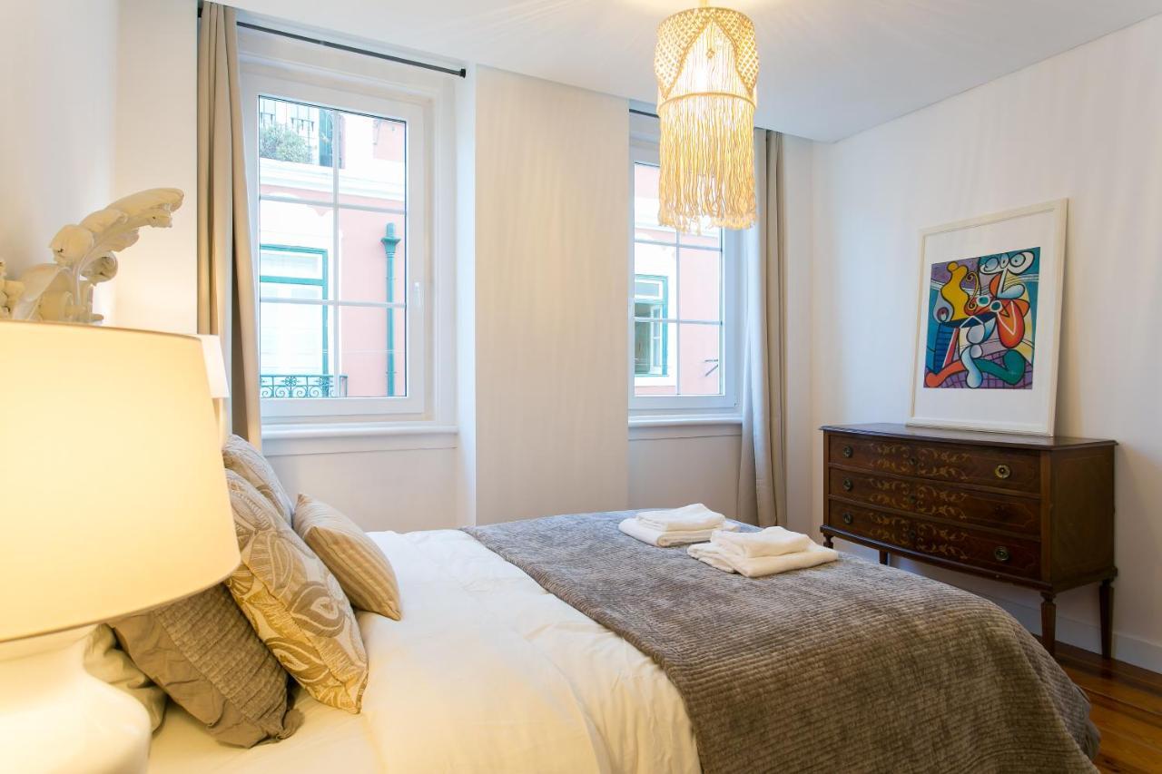 Apartment Beautiful House With Patio In Heart! *