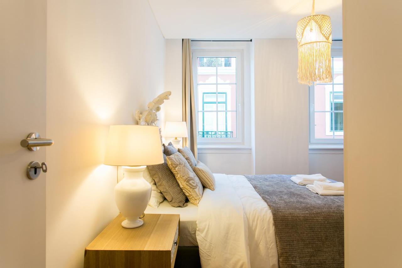 Apartment Beautiful House With Patio In Heart! *