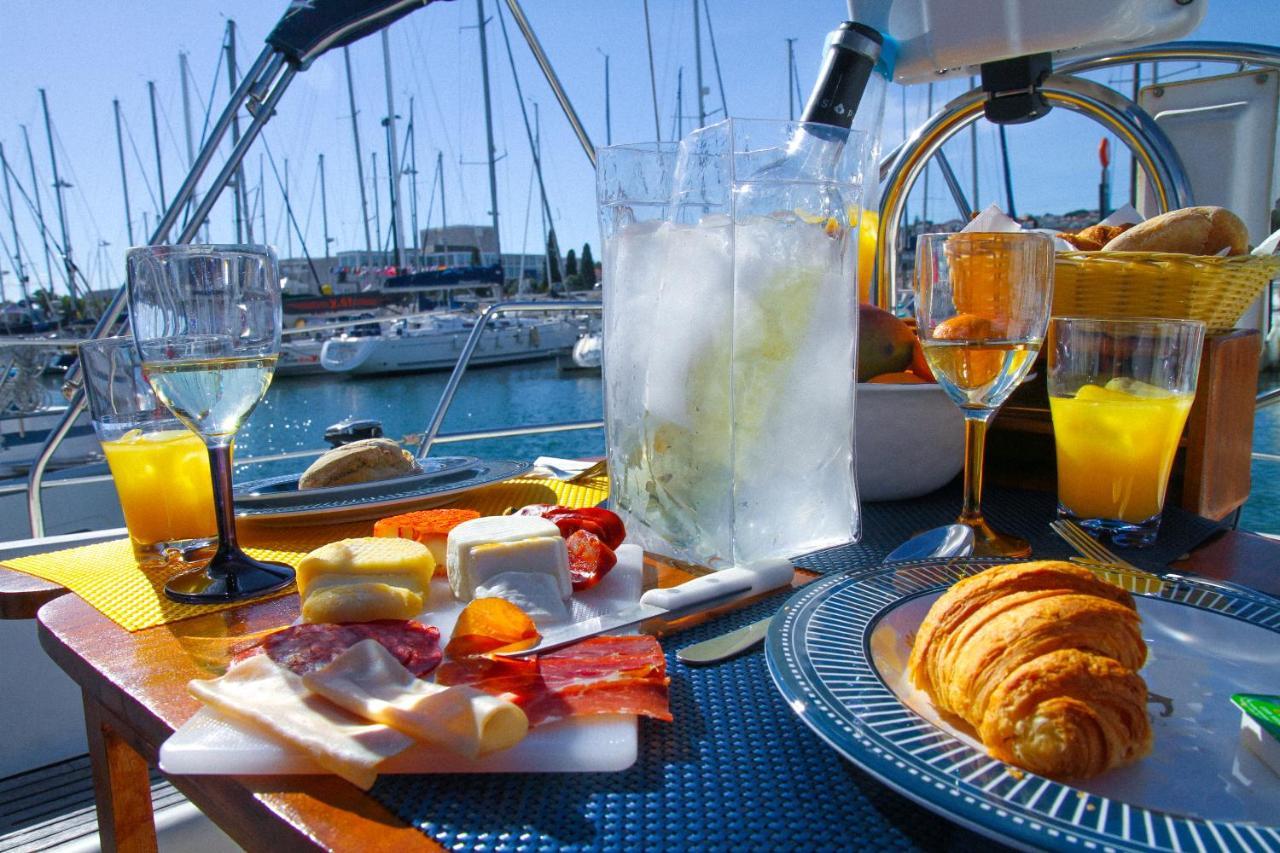 Botel In A Boat - *