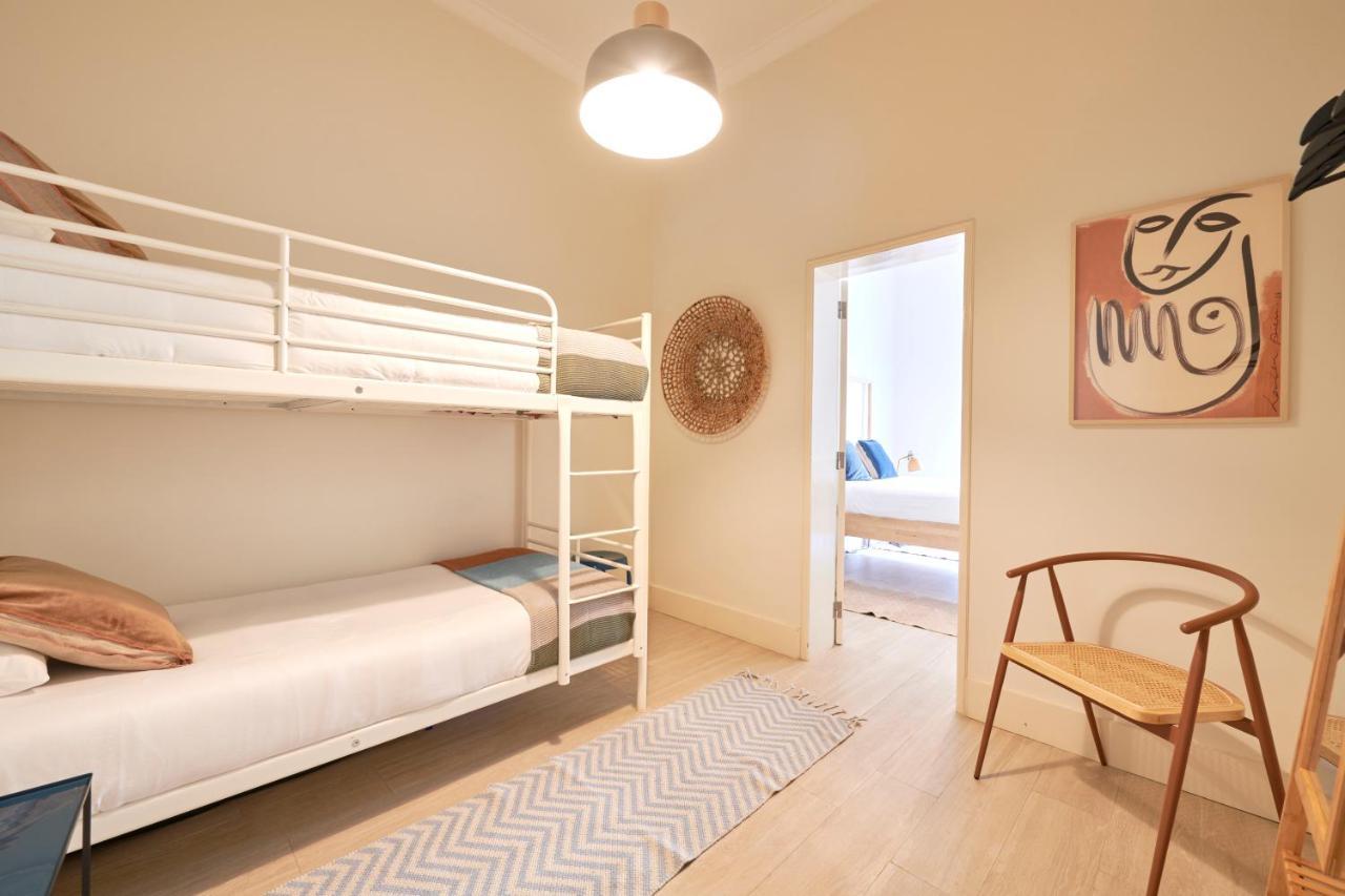 Apartment Charming 3br W/ Patio, By Timecooler