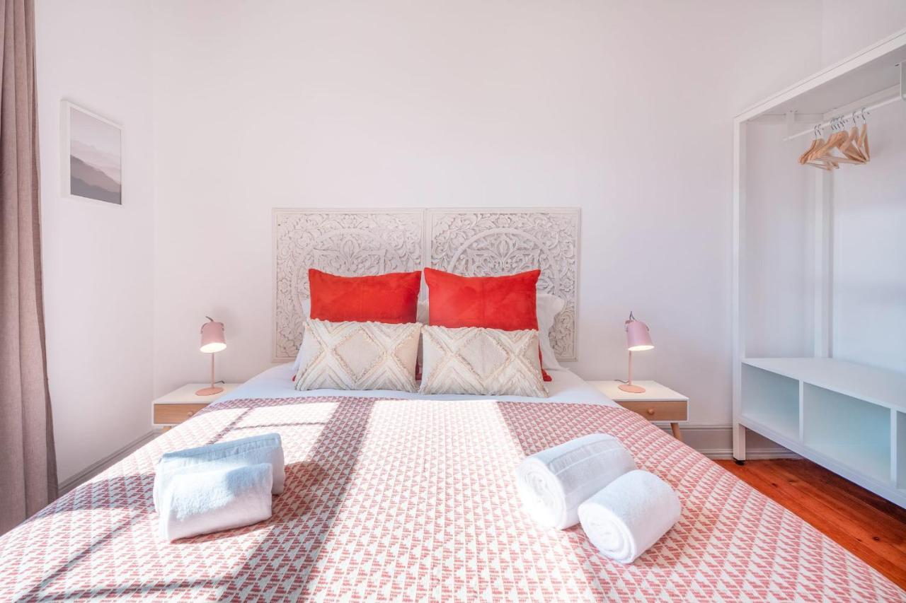Portucale ! Deluxe 3 Bedroom In Arroios Apartment Lisbon