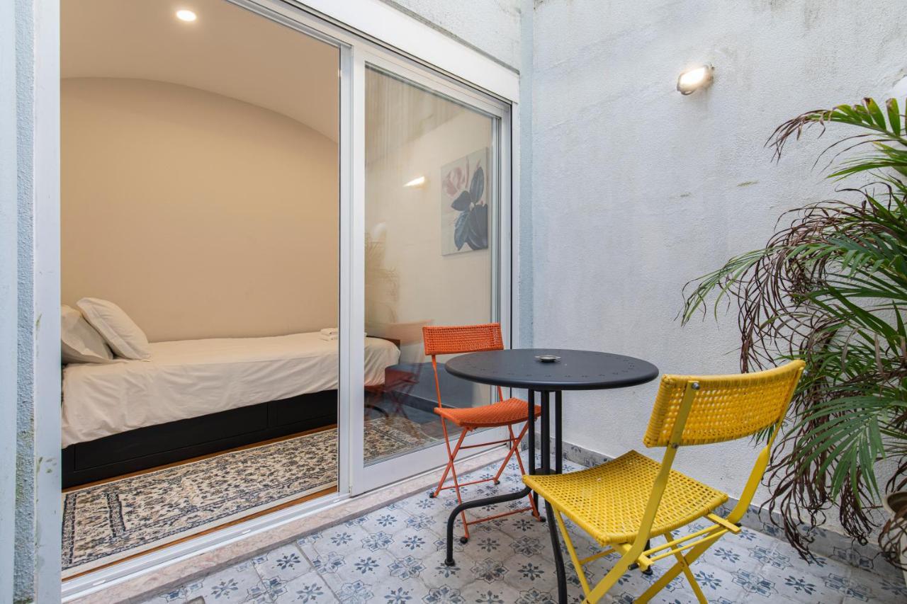 Apartment Cozy & Lovely W/ Patio By Lovelystay